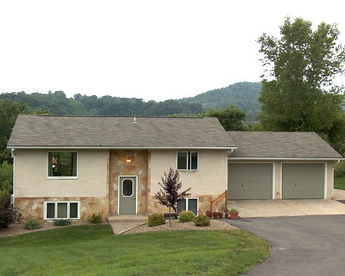 N4947 Oak View Drive West Salem