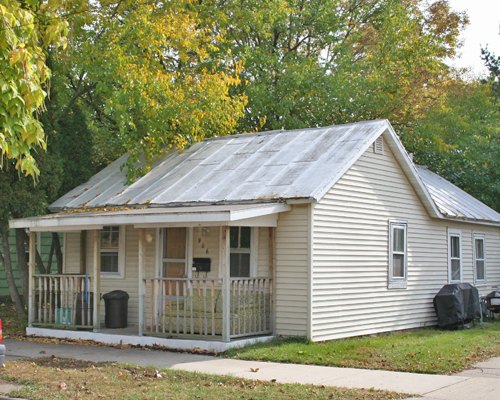 906 Grove Street La Crosse