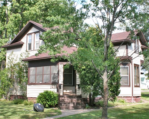 1932 Charles Street La Crosse