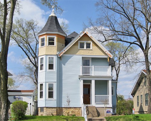 2115 Main Street La Crosse