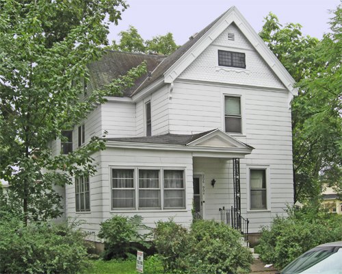 906 Cass Street La Crosse