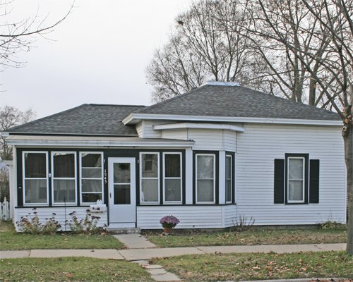 1543 Charles Street La Crosse