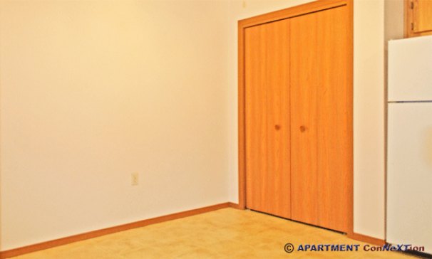 Dinette Area / Laundry Closet