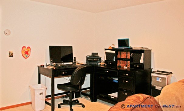 Family Room Office Area