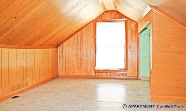 Bonus Room (Upstairs)