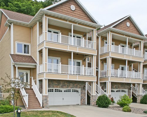 1322 Sunset Court La Crosse
