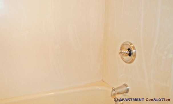 Bathroom Full Tub/Shower