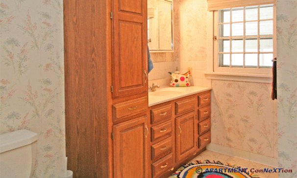 Full Bathroom (Upper Floor)