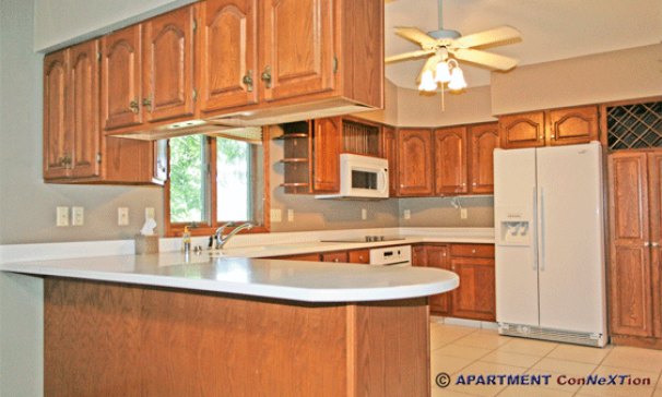 Kitchen with Snack Bar