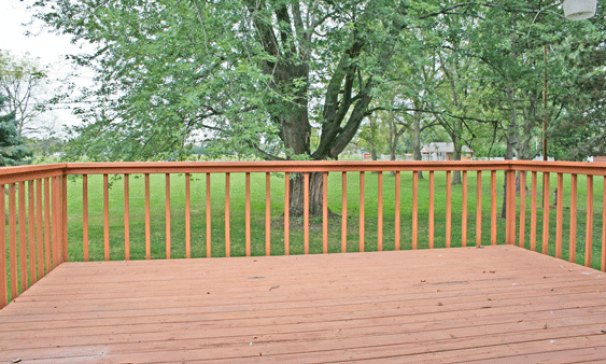 Huge Deck & Back Yard