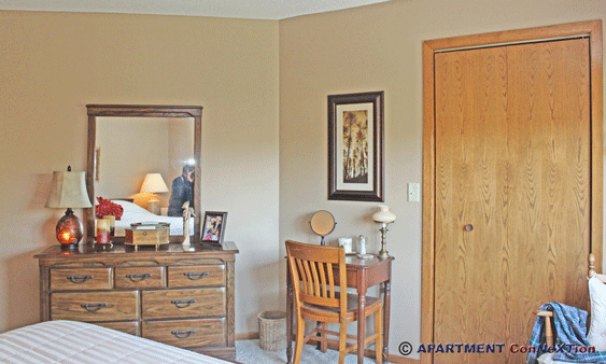 Bedroom 1 (Main Floor)