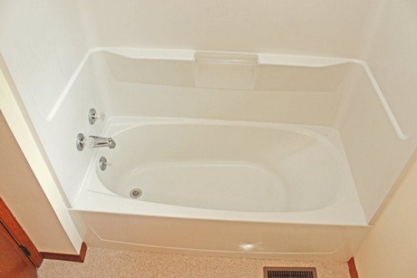 Full Bathroom (2nd Floor)