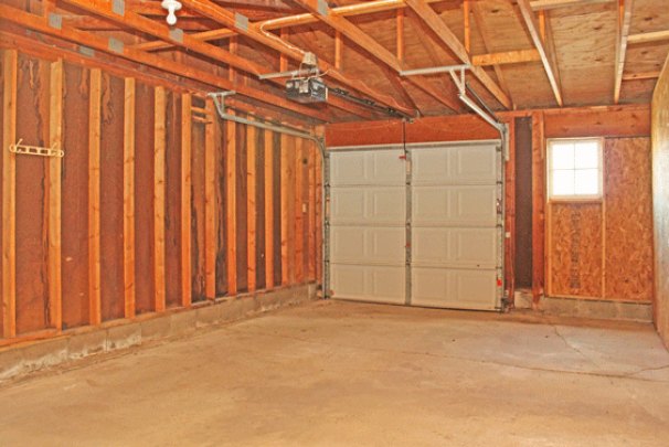 Big Attached 1-Car Garage