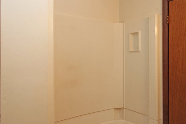 Bathroom Full Tub/Shower