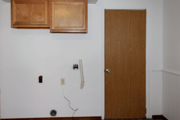 Kitchen Washer/Dryer Hook-Ups