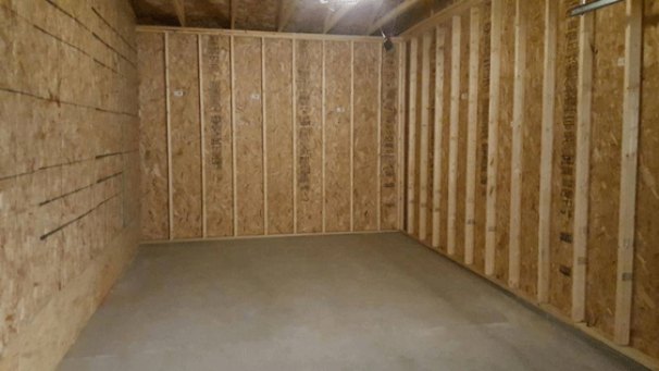 Detached Garage