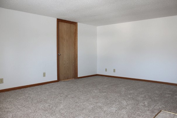 Spacious 15x18 Living Room