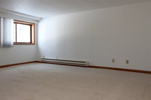 Super King 16x18 Bedroom