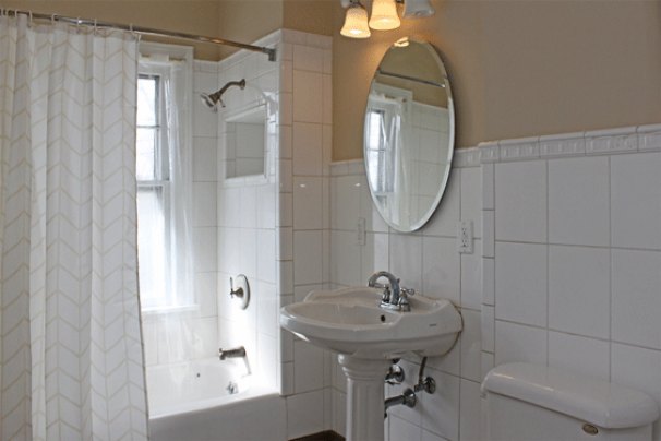 Bathroom with Full Tub/Shower