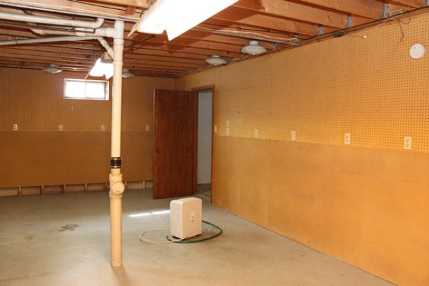 Huge Work or Project Room (Basement)