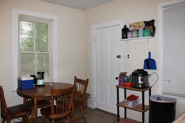 Kitchen Dining Area