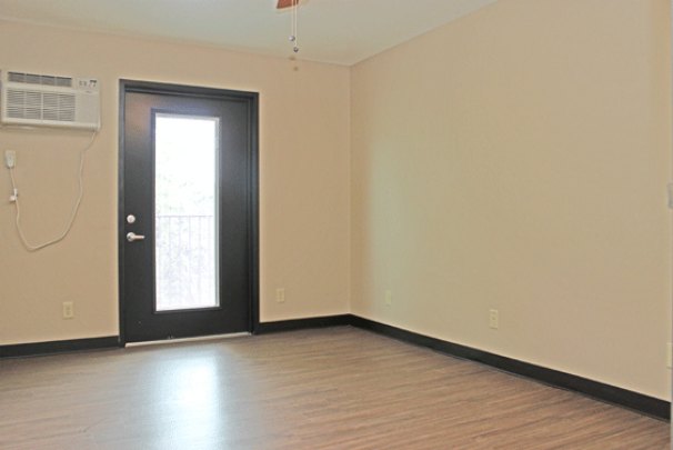 Living / Sleeping Area (Door to Deck)