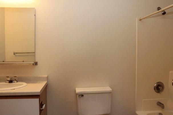 King Bedroom Full Bathroom