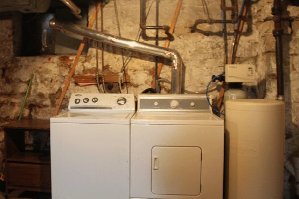Washer Dryer in Basement