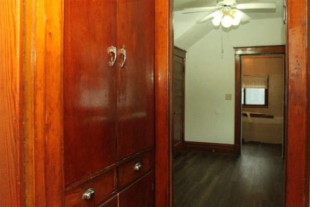 Butler Hutch (between kitchen & dining)