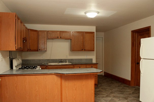 Kitchen with Snack Bar Counter