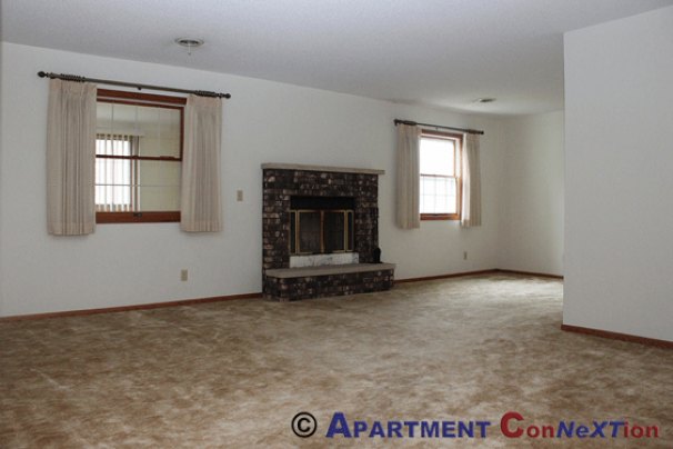 Living Room (showing alcove)