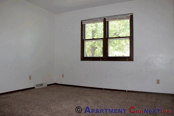 Bedroom 1 (Upper Level)