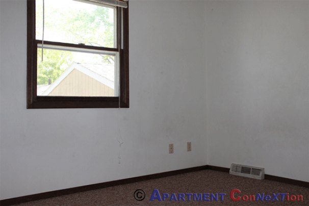 Bedroom 2 (Upper Level)