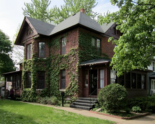 1517 Charles Street La Crosse