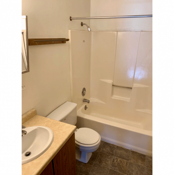 Listing LCX2605 901 Pine Street, La Crosse APARTMENT ConNeXTion