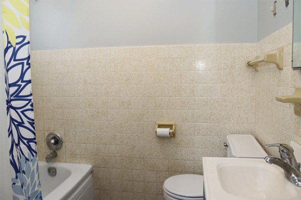 Bathroom with Full Tub/Shower