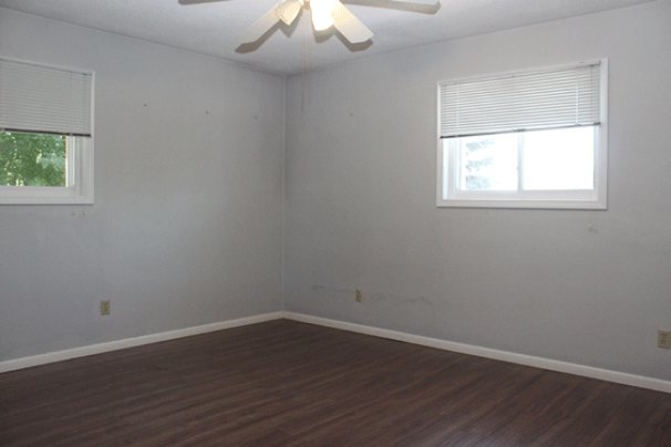 King 2nd Bedroom (with walk-in closet)