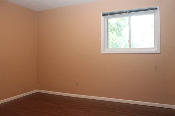 Queen 3rd Bedroom (with walk-in closet)
