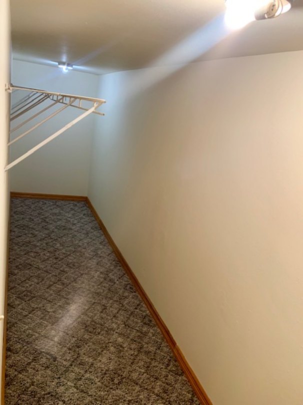 Walk-In Closet 2