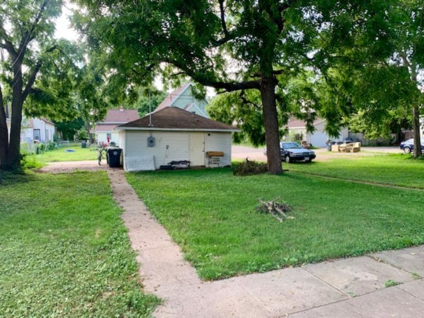 Patio, Yard, Storage Shed, Parking