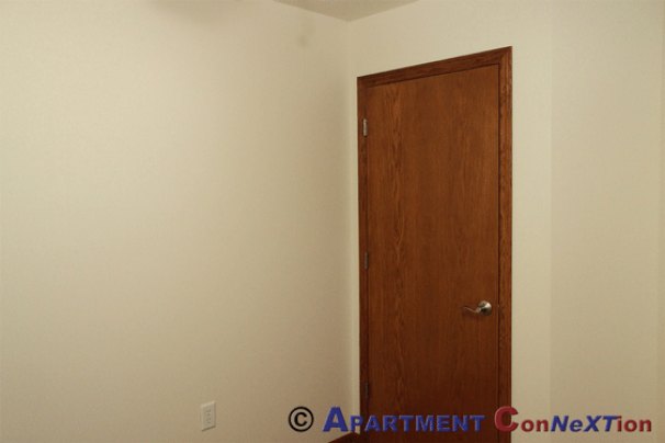 Den / Study (Off Living Room)