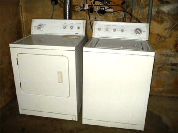 Washer / Dryer in Basement
