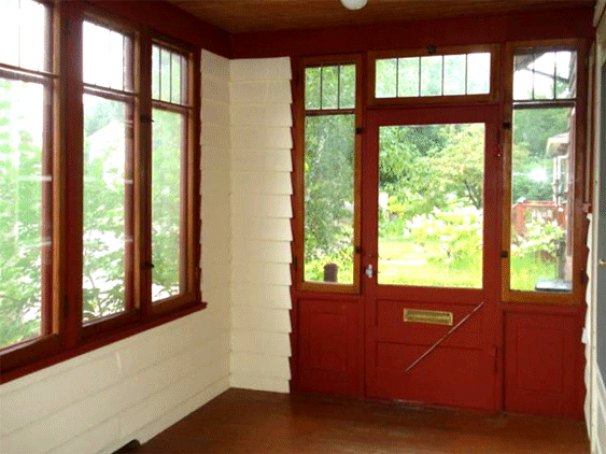 Sun Room / Enclosed Porch