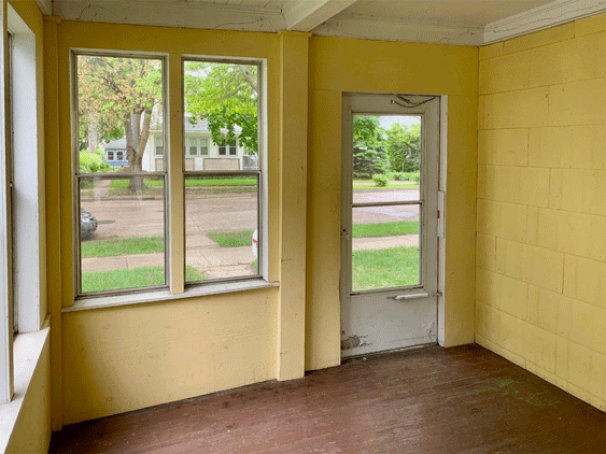 Sun Room / Enclosed Porch