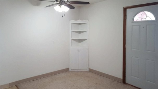 Living / Sleeping Room