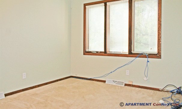 Bedroom 4 (middle level)