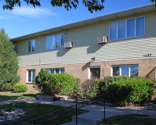 1097 Oakview Drive St Charles MN