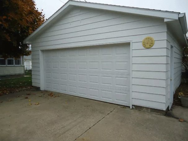 2-Car Detached Garage