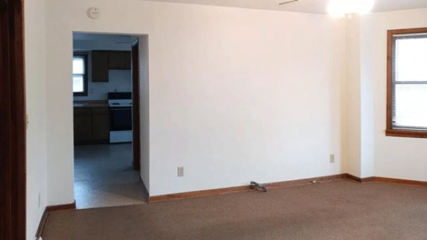 Living Room (looking to Kitchen)