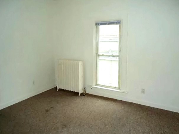 Living / Sleeping Room